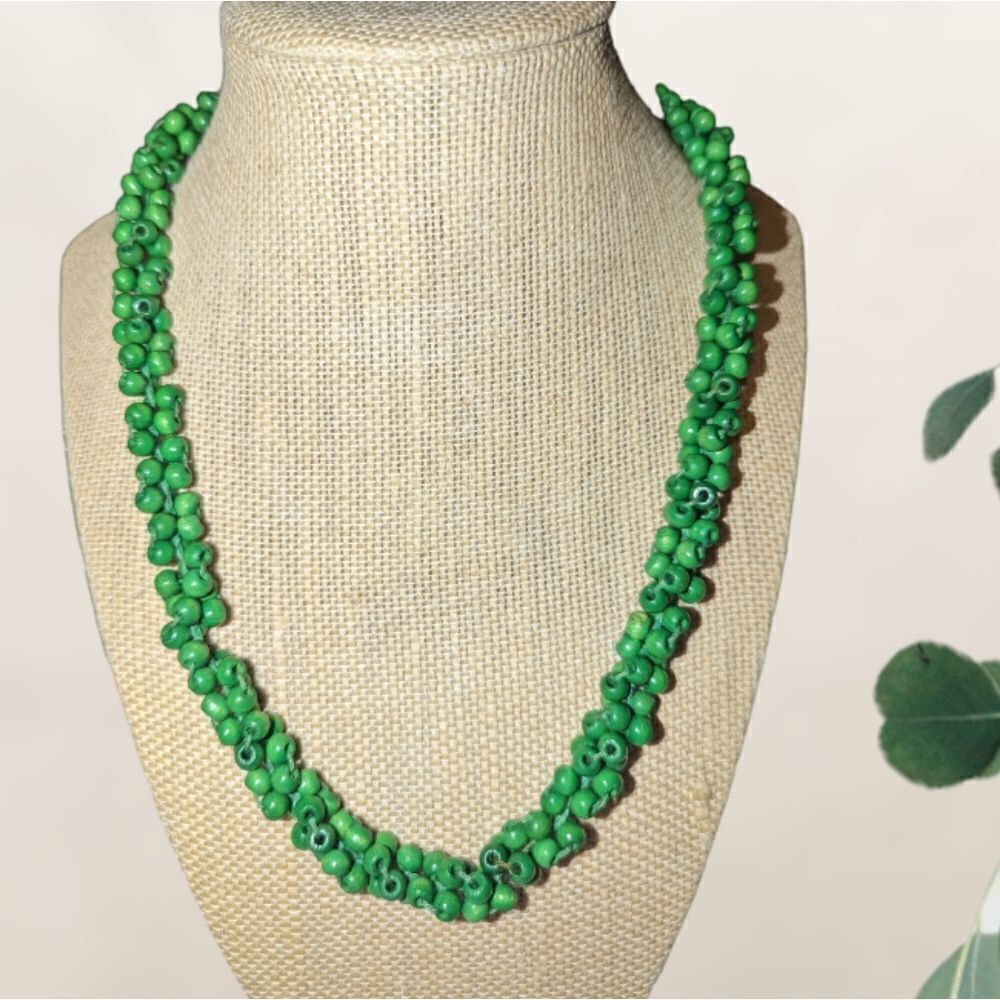 Vintage wooden green handmade beaded necklace‎